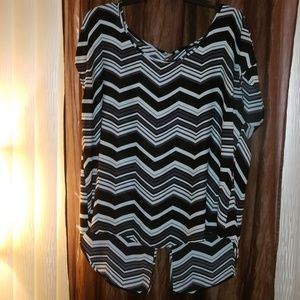 Sheer Torrid Tunic w. Button-up Back